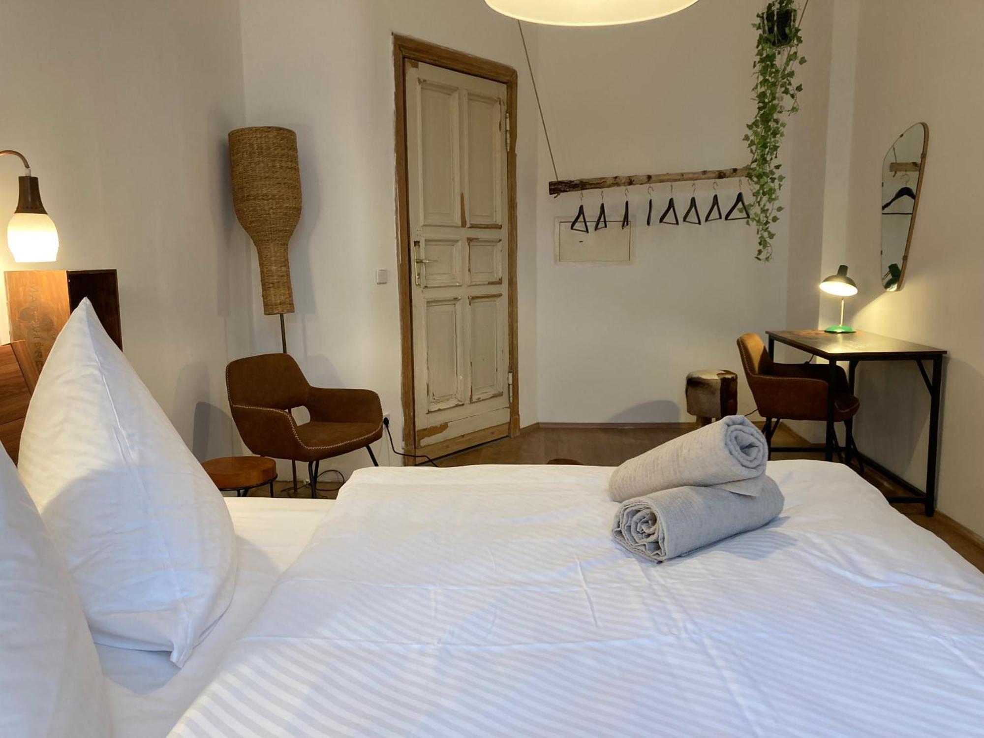 Double Room with Shared Bathroom,1533138496:JPEG
